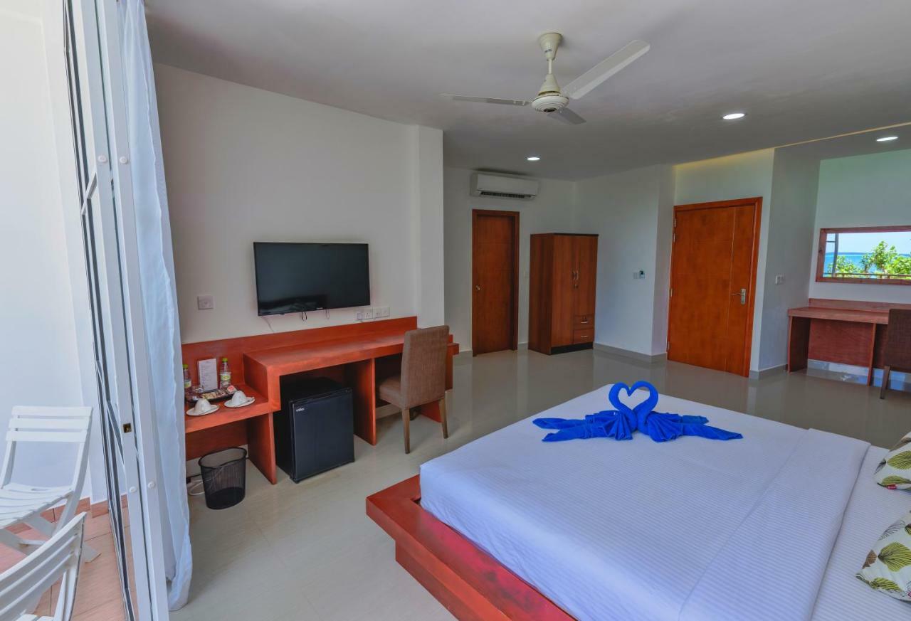 Athiri Beach Maldives Dhigurah  Exteriör bild